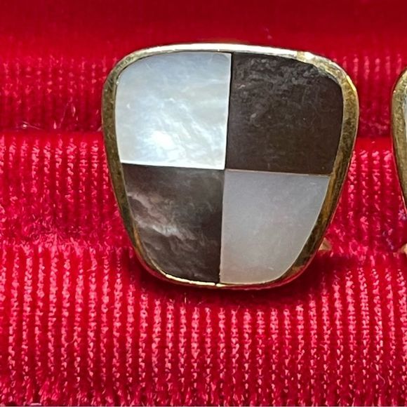 ⚫️⚫️⚫️ Mother of Pearl Checkerboard Cuff Links in Gold Plating - Picture 4 of 7